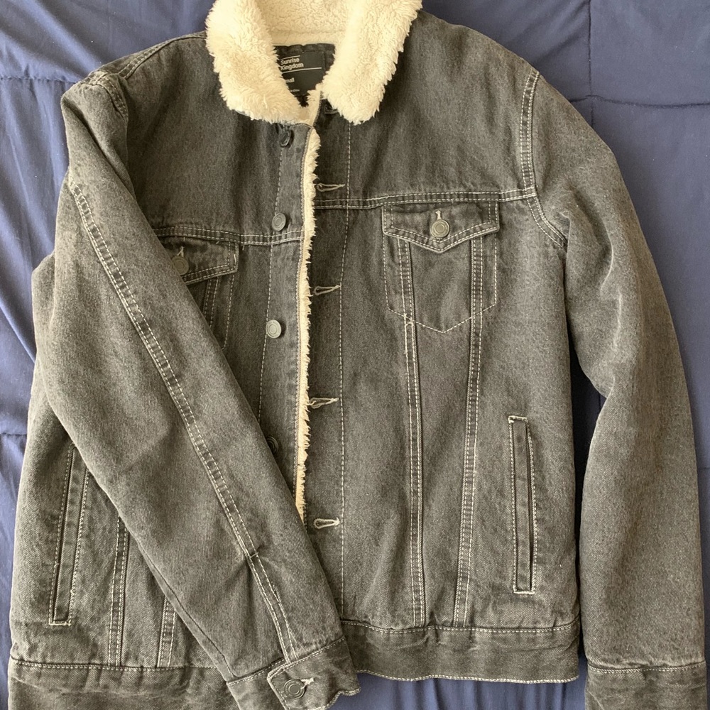 Jean jacket with fur